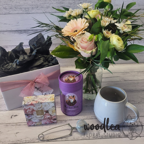 Woodlea Floral Studio - giftbox with tea, treats and a fresh flower bouquet