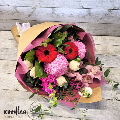 Sweetheart valentines bouquet, Valentines flowers, Free delivery to Nelson and Richmond